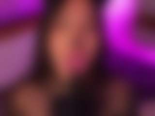 Live cam show with Lyra Bellini - Handjob on sexytreat.net