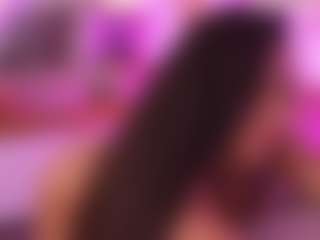 Live cam show with Lyra Bellini - Fingering on Camsoda
