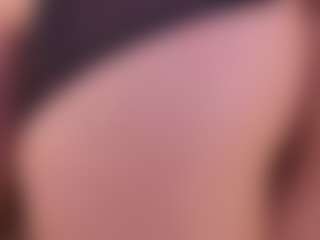 Live cam show with Lyra Bellini - BBW on Camsoda
