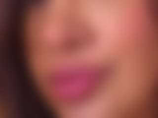 Live cam show with Lyra Bellini - Deepthroat on Camsoda