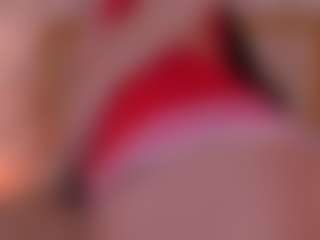 Live cam show with Lyra Bellini - Curvy Young Adult on Camsoda