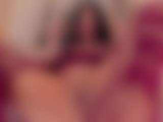 Live cam show with Lyra Bellini - Handjob on Camsoda