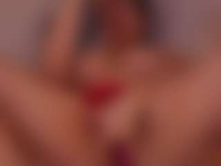 Live cam show with Lyra Bellini - Cum Curvy on Gym Cam Girls