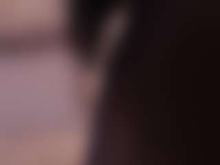 Live cam show with Lyra Bellini - Flashing on SquirtSoMuch