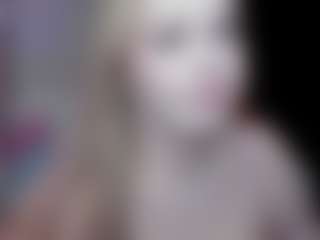 Live cam show with Michelle - Flashing on madthumbs