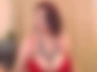 AlinaBoobs MILF webcam performer live streaming