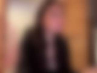 Live cam show with CheriGetzschman - Striptease on StripNow