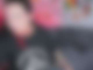 Live cam show with Emmy - Young Adult on Hubzter Live