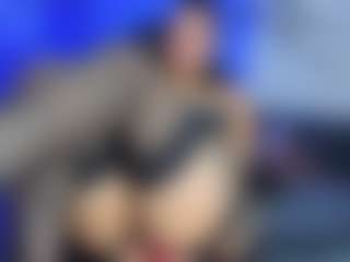 Live cam show with Emmy - Big Tits on Milf Play