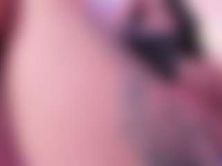 Live cam show with Emmy - Athletic on sexylivex.com