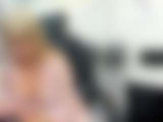 Live cam show with alana-johnson0 - Granny on AdultVida.com