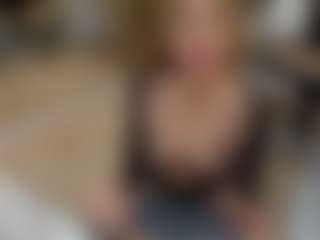 Live cam show with alana-johnson0 - Fingering on Gym Cam Girls