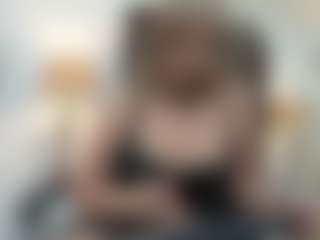 Live cam show with alana-johnson0 - Granny on Gym Cam Girls