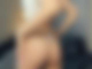Live cam show with Beedream - Skinny on CamClone