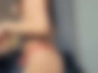 Live cam show with Beedream - Camel Toe on friskycurves.com