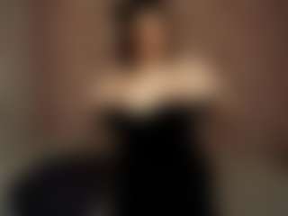 Live cam show with Hild - Suck on Camsoda