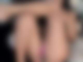 Live cam show with DollLoren26 - Public on Stripli.com