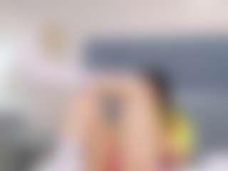 Live cam show with ZoeWillis - Handjob on CamwithHer