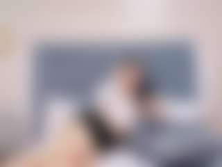 Live cam show with ZoeWillis - Smoking on Fling VIP Chat