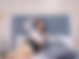 Live cam show with ZoeWillis - Anal Toys on sexylive.show