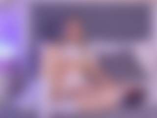 Live cam show with ZoeWillis - Bikini on CamwithHer