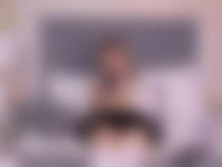 Live cam show with ZoeWillis - Flashing on AdultVida.com