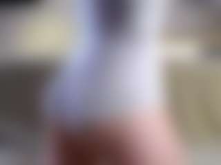 Live cam show with Melody - Joi on livesuperchat.net