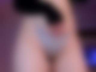 Live cam show with AlyshaHermenau - Gray Eyes on Fit Hotties