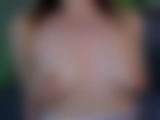 Live cam show with AlyshaHermenau - Tight on Milfs Live