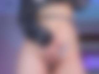 Live cam show with AlyshaHermenau - Tights on Streamer API