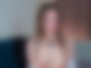 Live cam show with AlyshaHermenau - Flash on livesuperchat.net