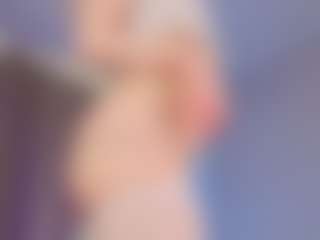 Live cam show with AlyshaHermenau - Gray Eyes on TastyBlacksLive
