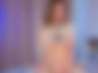Live cam show with AlyshaHermenau - Nipple Play on Camversity
