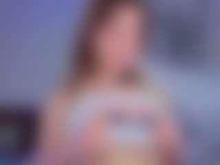 Live cam show with AlyshaHermenau - Flash on TeamSkeetLive