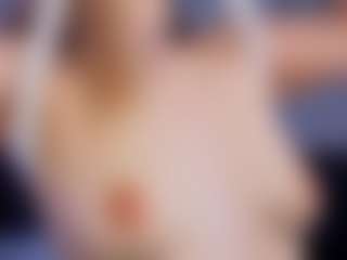 Live cam show with AlyshaHermenau - Ass Clapping on live.xheat.ai