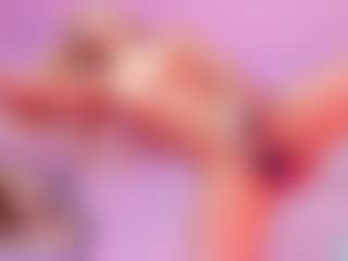 Live cam show with Kiara - Teen (18+) on AdultVida.com