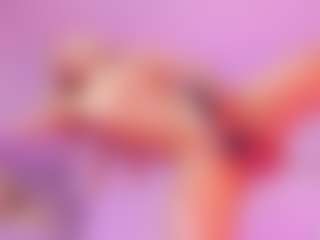 Live cam show with Kiara - Cum on AdultVida.com