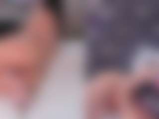 Live cam show with Kiara - Fuck Machine on AdultVida.com