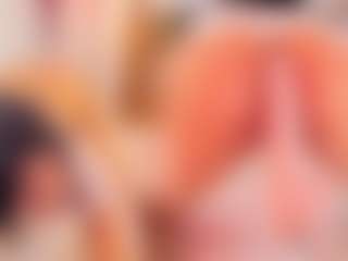 Live cam show with Kiara - College Teen (18+) on Camming Site