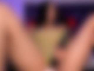 Live cam show with Kiara - Squirt Young Adult on Uber Horny