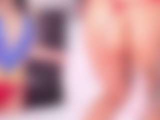 Live cam show with Kiara - Small Tits on Camsoda