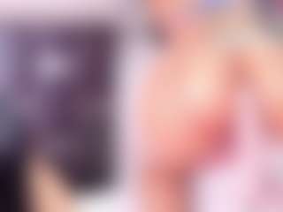 Live cam show with Kiara - Gamer Lovense on Camsoda