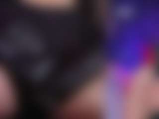 Live cam show with Kiara - Gamer Pornstar on StripNow