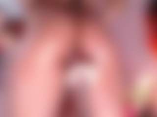 Live cam show with KiaraApolo - Gamer BBW on SinfulBabes