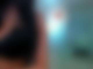 Live cam show with Rafaelle - Black on milfzrlive.com