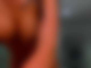 Live cam show with Rafaelle - Brown Hair on livesuperchat.net