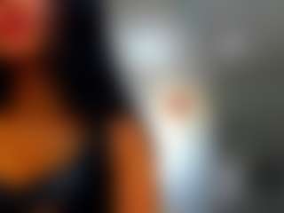 Live cam show with Rafaelle - Latina Petite on CamClone
