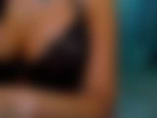 Live cam show with Rafaelle - Average on TeamSkeetLive