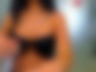 Live cam show with Rafaelle - Public Black on Dolls Live