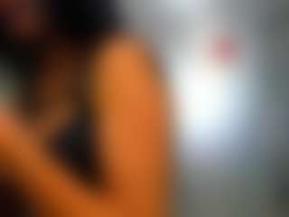 Live cam show with Rafaelle - Petite on Camsoda
